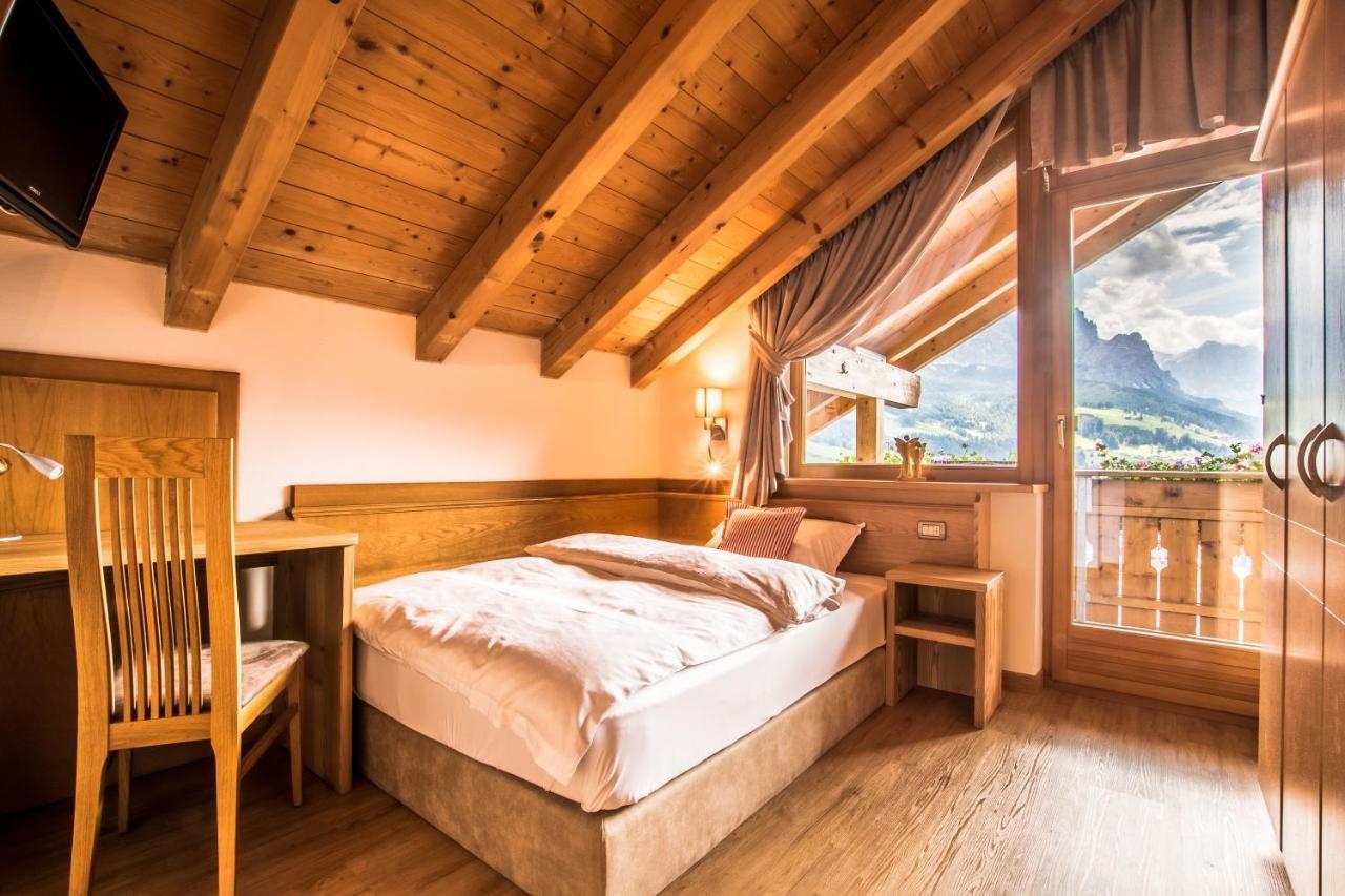 Ciasa Montanara Hotel La Villa  Eksteriør billede