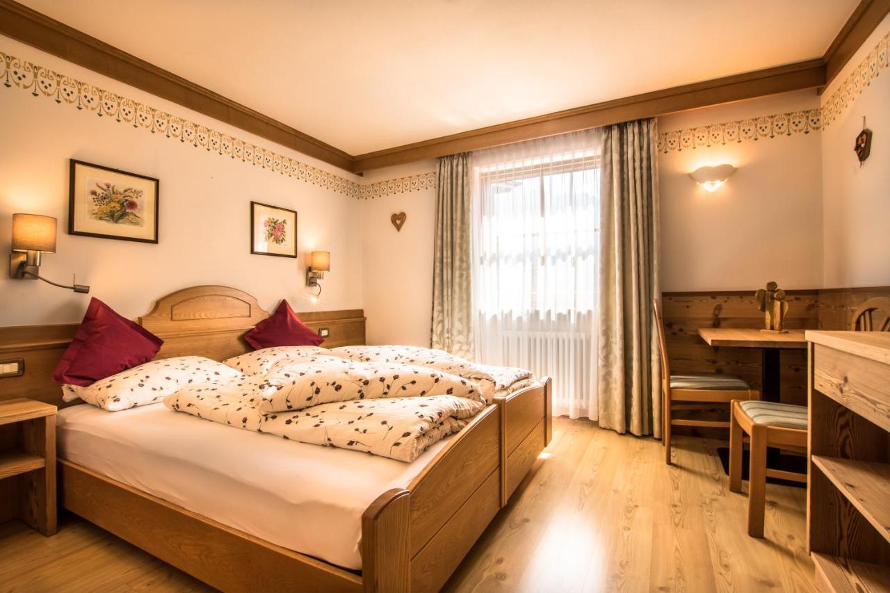 Ciasa Montanara Hotel La Villa  Eksteriør billede